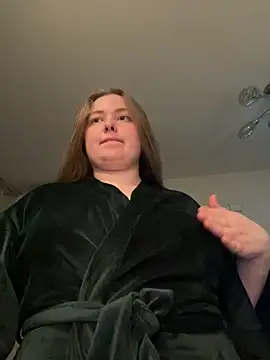 Snapshot of DeniMilkyyyyy chatting on May 2026 07:08:01 PM DeniMilkyyyyy online show from May 2026 07:08:01 PM