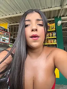 Snapshot of Isaa-Sweet chatting on May 2026 04:00:01 PM Isaa-Sweet online show from May 2026 04:00:01 PM