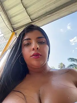 Snapshot of Isaa-Sweet chatting on May 2026 07:52:01 PM Isaa-Sweet online show from May 2026 07:52:01 PM