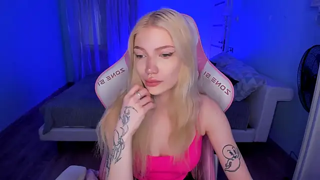 Snapshot of AnyaTaylor_ chatting on February 2026 02:45:01 AM AnyaTaylor online show from February 2026 02:45:01 AM