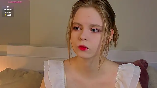 JulietteRain online show from March 2026 06:11:02 PM