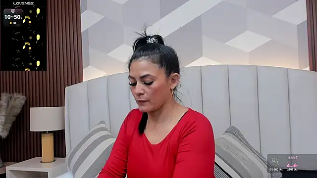 Mommy Naughty online show from January 2026 11:25:01 AM