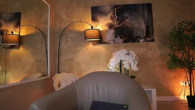 EllieRedd online show from November 2025 05:18:01 AM