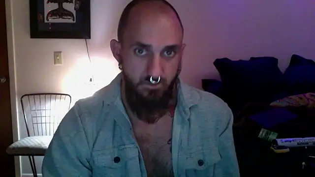 Snapshot of Bearlyfuckinglogan chatting on October 2025 08:11:01 AM Bearlyfuckinglogan online show from October 2025 08:11:01 AM