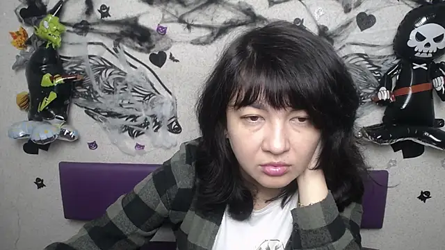 SelenaFly online show from November 2025 06:01:01 AM