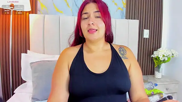 Snapshot of Victoria_Guzman chatting on April 2026 04:24:02 PM Victoria Guzman online show from April 2026 04:24:02 PM