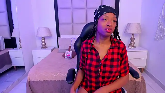 ElisabettaMonroy online show from December 2025 05:32:01 PM