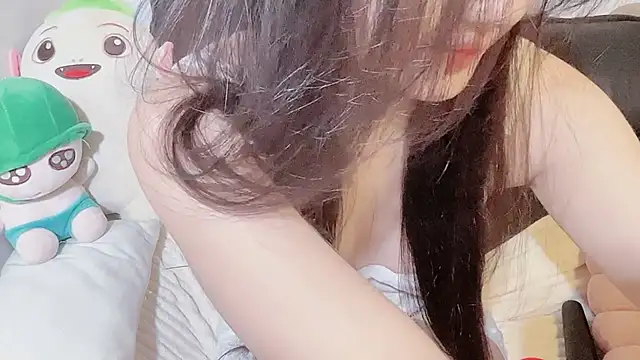 Snapshot of LINNIE05 chatting on January 2026 09:56:01 AM LINNIE05 online show from January 2026 09:56:01 AM