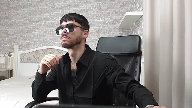 JonahShaw online show from October 2025 04:20:02 AM