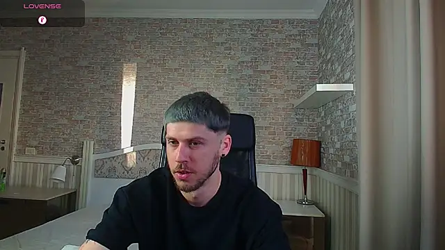 Snapshot of JonahShaw chatting on June 2026 04:08:01 AM JonahShaw online show from June 2026 04:08:01 AM