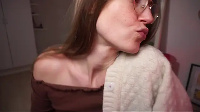 Scorpion Peach online show from December 2025 12:34:02 PM