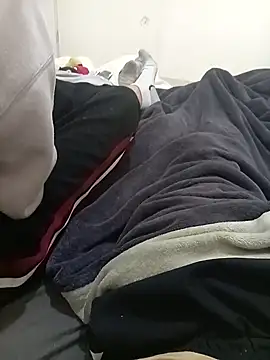 Snapshot of Couplefrsex chatting on October 2025 07:36:02 PM Couplefrsex online show from October 2025 07:36:02 PM