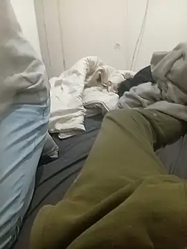 Snapshot of Couplefrsex chatting on October 2025 05:13:02 PM Couplefrsex online show from October 2025 05:13:02 PM