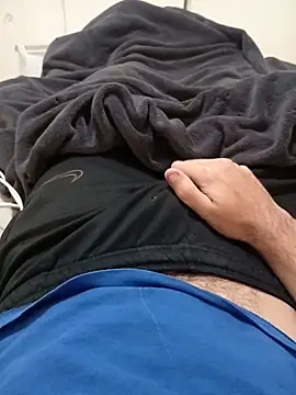 Snapshot of Couplefrsex chatting on December 2025 08:26:01 PM Couplefrsex online show from December 2025 08:26:01 PM