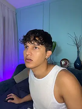 Leo Savage  online show from March 2026 03:32:01 AM