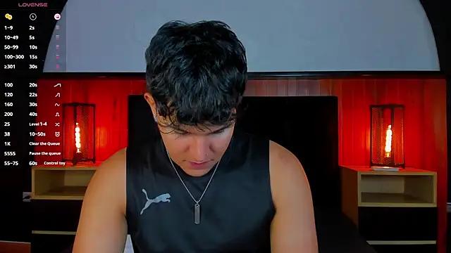 Snapshot of Leo_Savage_ chatting on June 2026 04:24:01 AM Leo Savage online show from June 2026 04:24:01 AM