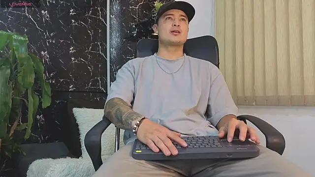 Alexander ferre online show from April 2026 01:33:02 PM