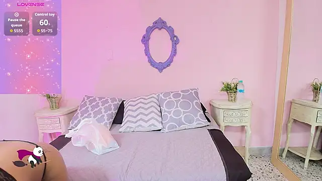 Snapshot of Nahomi_Rivera chatting on October 2025 12:59:02 PM Nahomi Rivera online show from October 2025 12:59:02 PM