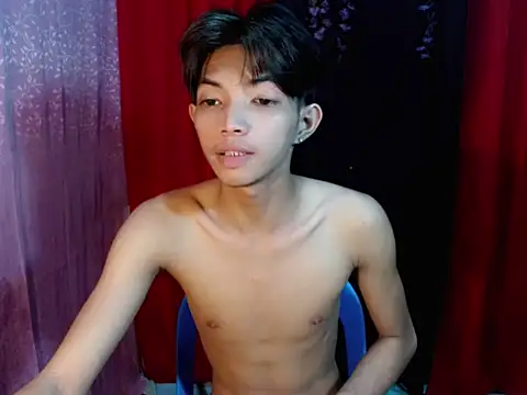 Snapshot of addicted_to_alex chatting on May 2026 01:30:01 PM addicted to alex online show from May 2026 01:30:01 PM