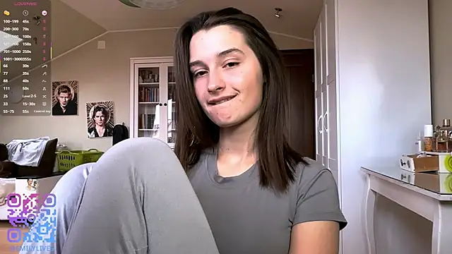 Snapshot of DarlineBrustera chatting on April 2026 02:15:02 PM DarlineBrustera online show from April 2026 02:15:02 PM