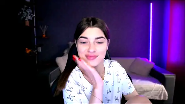 Dianaa Lee0 online show from September 2025 05:13:01 PM