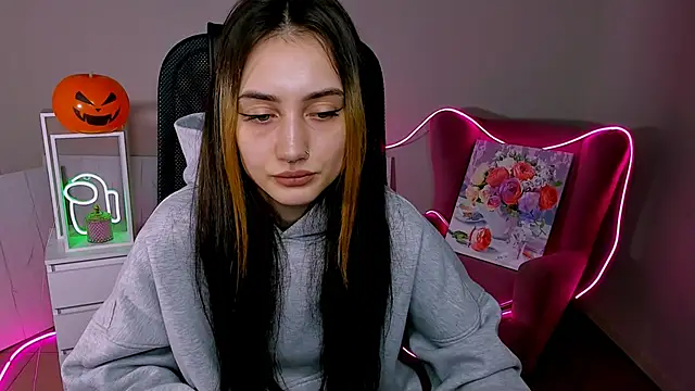 olivianorton online show from October 2025 01:36:03 PM