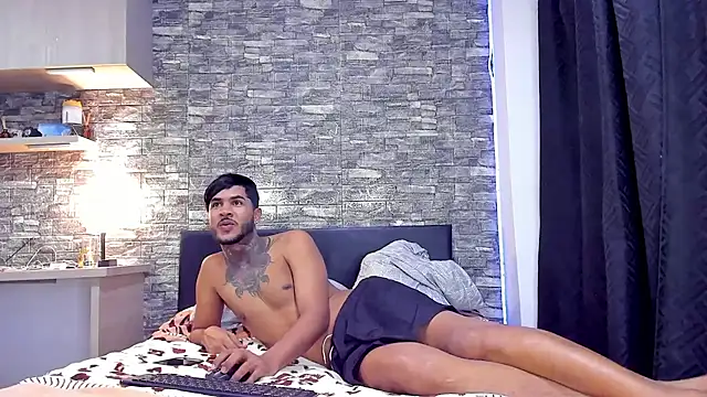 Snapshot of Theimperialboys_ chatting on April 2026 03:32:02 AM Theimperialboys online show from April 2026 03:32:02 AM