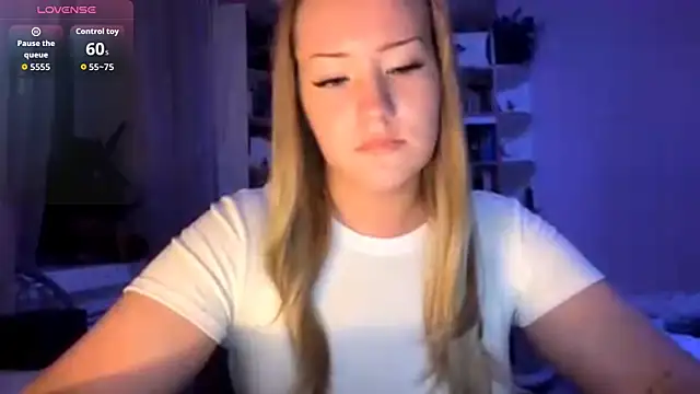 PandaFluff online show from October 2025 04:38:02 PM