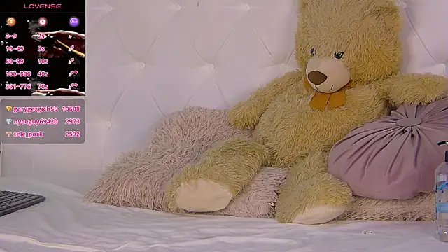 IsisQueen online show from October 2025 03:16:01 PM