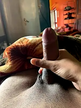 himanshhh03 online show from October 2025 08:04:02 AM