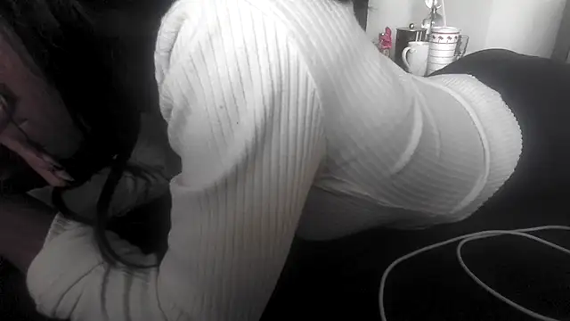 Marlowlovee online show from October 2025 12:46:02 AM