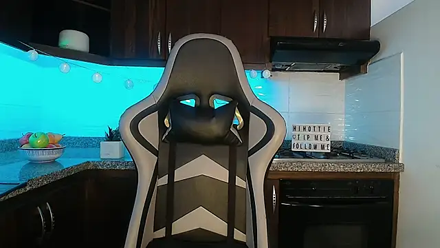 GalaX x online show from December 2025 09:11:01 PM