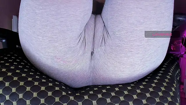 Cameltoe squirt inPants online show from November 2025 02:49:01 PM