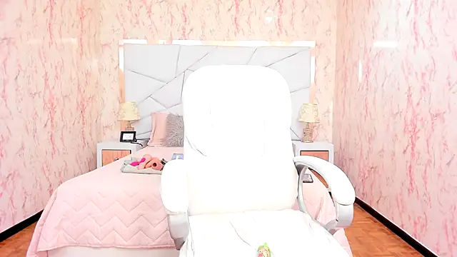 Emily Whinfre online show from September 2025 04:56:01 AM