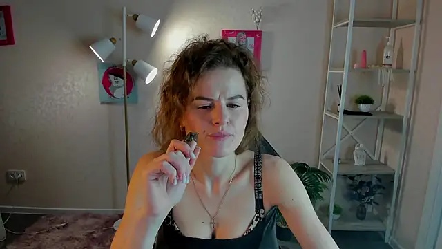 Snapshot of Wanda_Gomez chatting on February 2026 01:31:02 PM Wanda Gomez online show from February 2026 01:31:02 PM