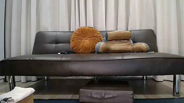 Liz Hu online show from March 2025 02:40:01 PM