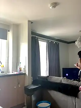 itsyourgirltee online show from September 2025 02:19:01 PM