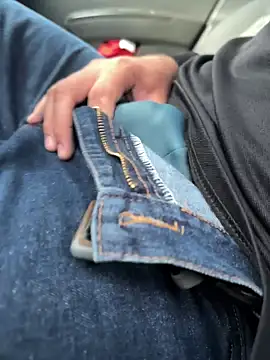 Snapshot of Xarkomm chatting on March 2026 09:31:02 PM Xarkomm online show from March 2026 09:31:02 PM