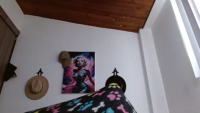 Crystal Star  online show from February 2026 12:01:02 PM