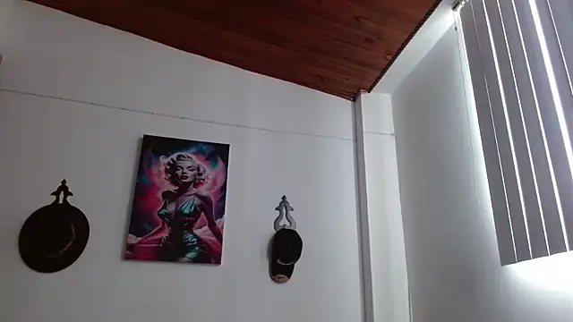 Crystal Star  online show from April 2026 01:30:01 PM