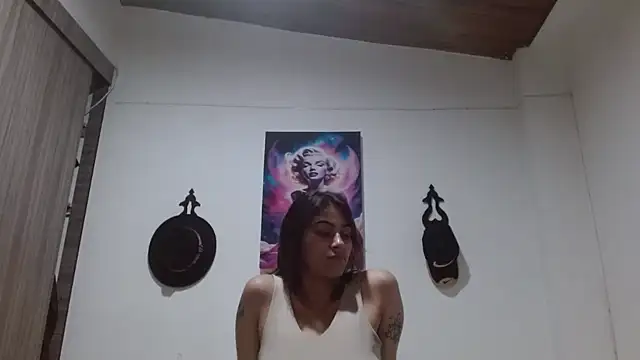 Crystal Star  online show from April 2026 01:44:01 AM