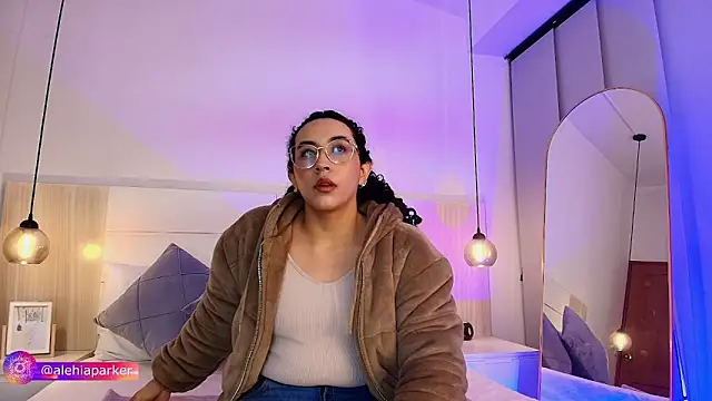 alehia cute online show from October 2025 02:05:01 PM