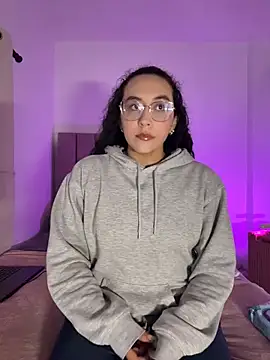 Snapshot of alehia_cute chatting on May 2026 11:32:01 PM alehia cute online show from May 2026 11:32:01 PM