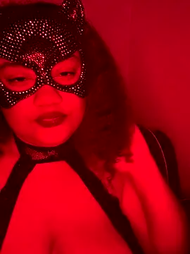 Snapshot of NikoTingles chatting on September 2025 06:01:02 AM NikoTingles online show from September 2025 06:01:02 AM