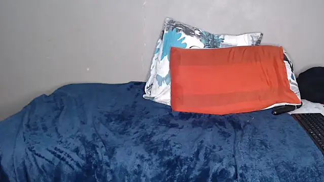 Lunalee online show from March 2026 07:06:02 PM