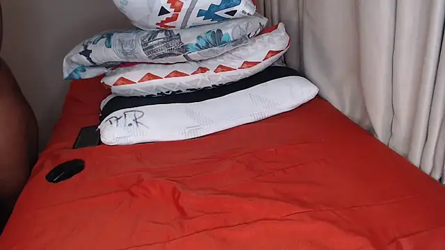 Lunalee online show from April 2026 08:02:02 PM