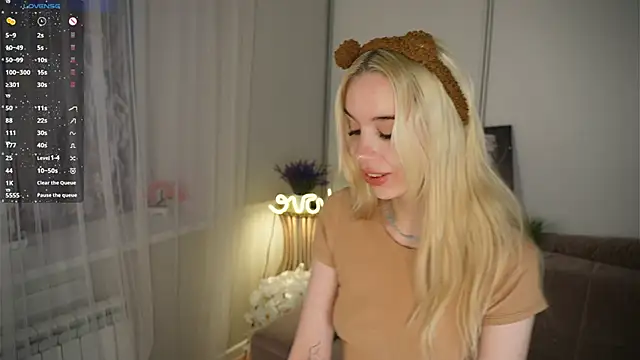 Snapshot of JaymieVigen chatting on January 2026 03:09:01 AM JaymieVigen online show from January 2026 03:09:01 AM