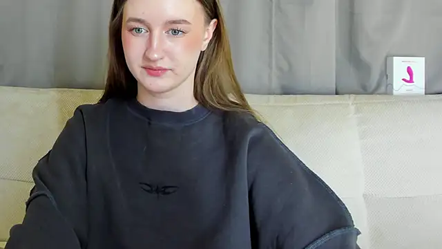 Snapshot of MissFoxy_Ti chatting on December 2025 01:25:01 AM MissFoxy Ti online show from December 2025 01:25:01 AM