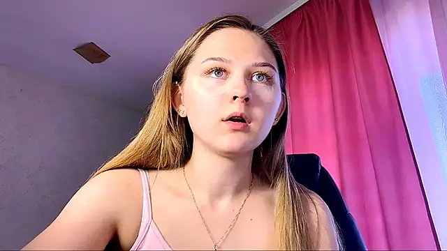 Snapshot of Smoke_mama chatting on September 2025 12:15:01 PM Smoke mama online show from September 2025 12:15:01 PM