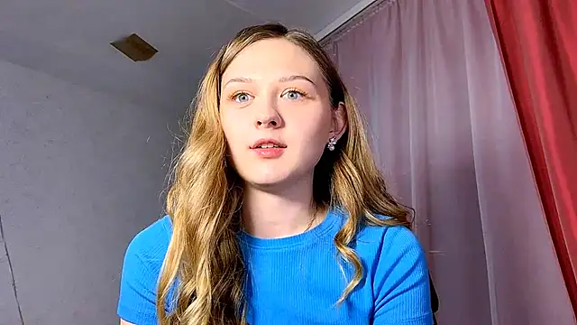 Snapshot of Smoke_mama chatting on September 2025 04:42:02 PM Smoke mama online show from September 2025 04:42:02 PM